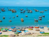 Viet Nam's Moon For Sea Recreation Photos